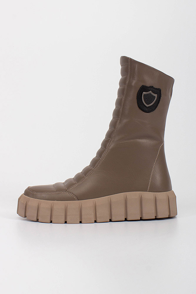 

Черевики жіночі Yuki 39 капучіно