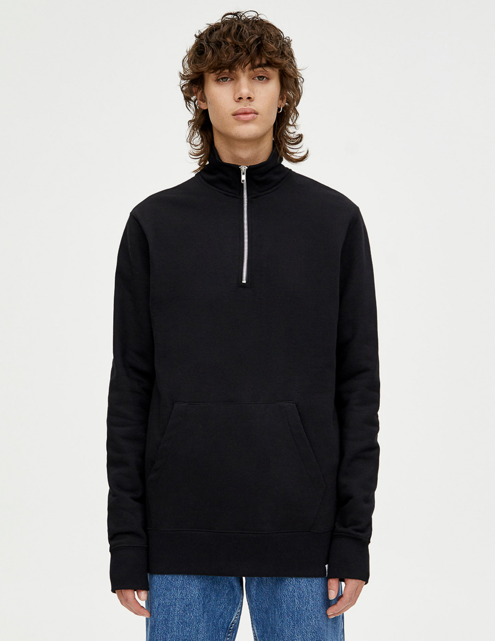 

Свитшот PULL & BEAR М0116063 (9596/507/800) цвет черный L