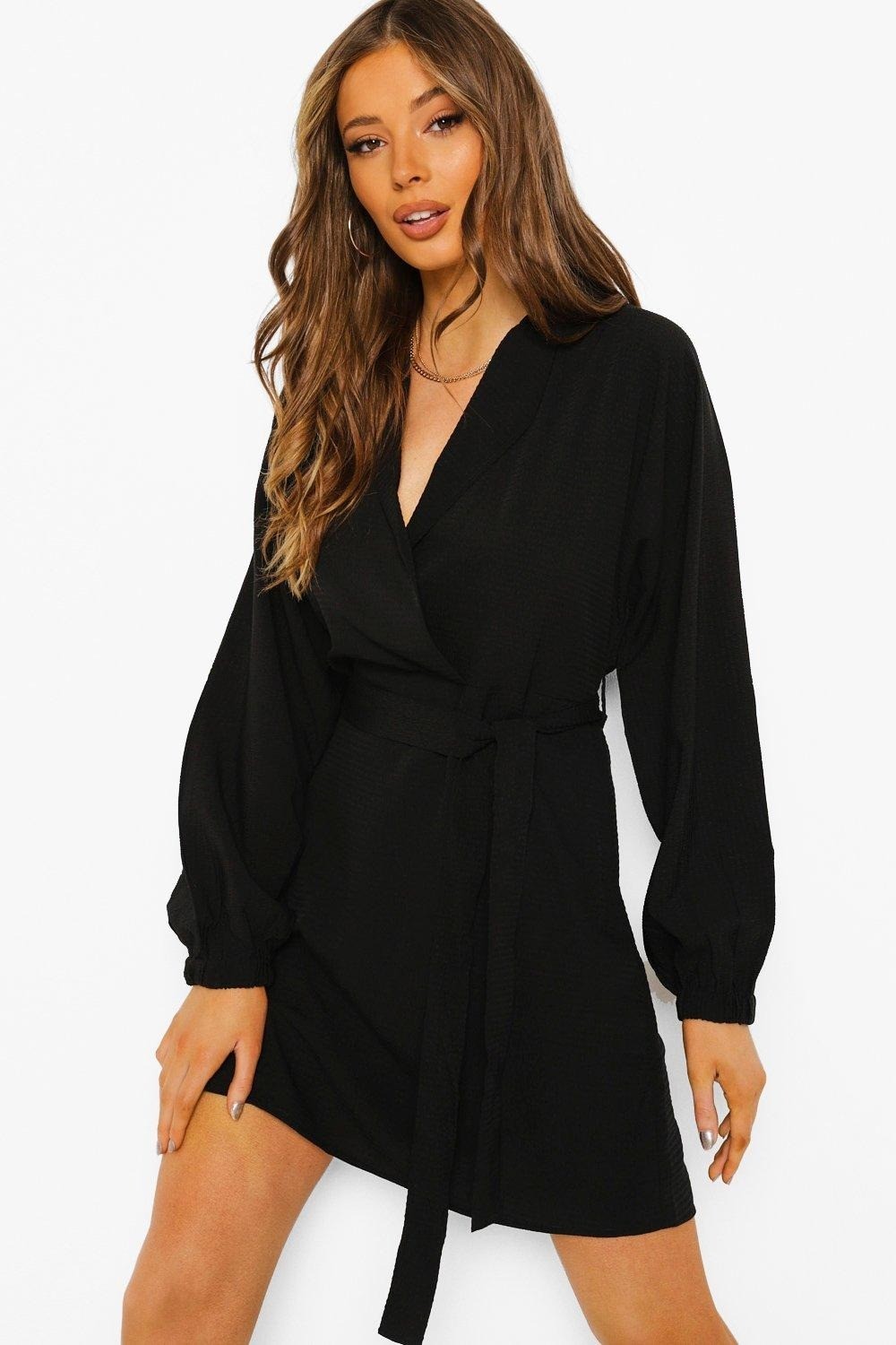 

Платье Boohoo 38 черный 1000399118031