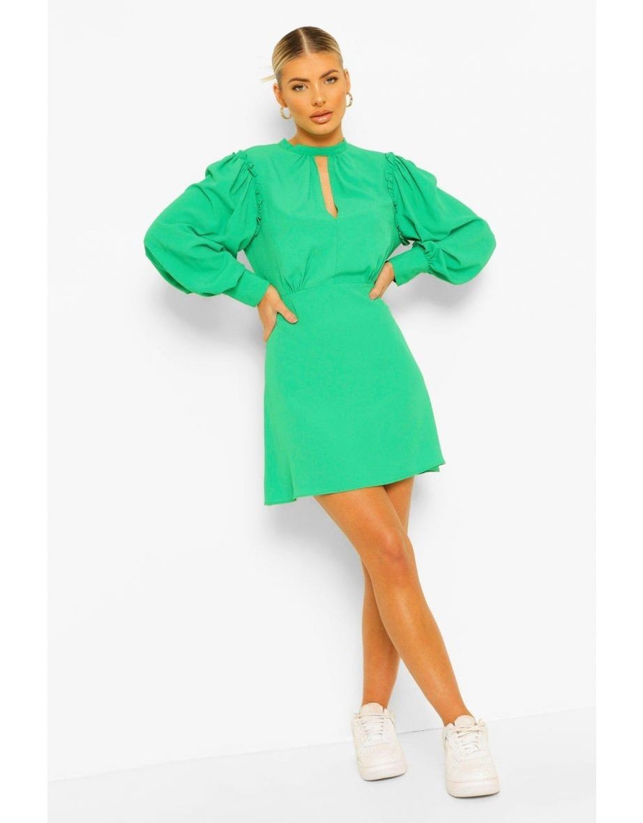 

Платье Boohoo 40 зеленый 1000399118065