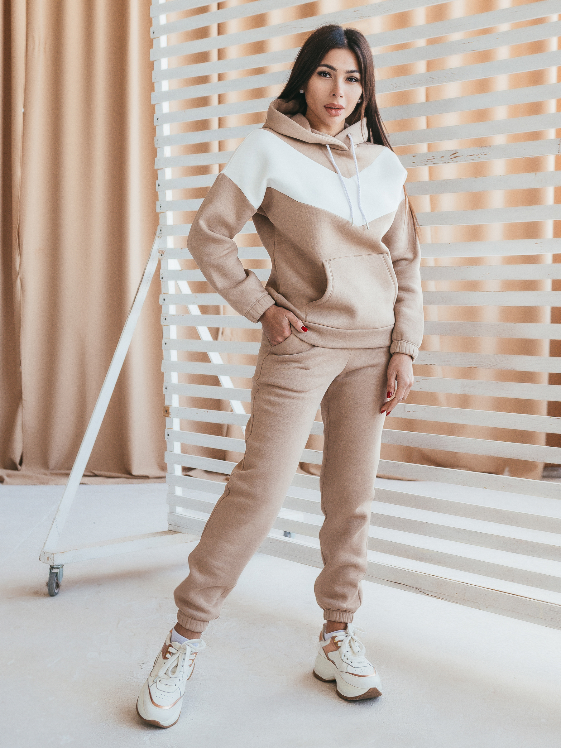 

Спортивный костюм Larionoff Tallin - Бежевый с белым, Спортивный костюм Larionoff Tallin 46-48 Бежевый с белым