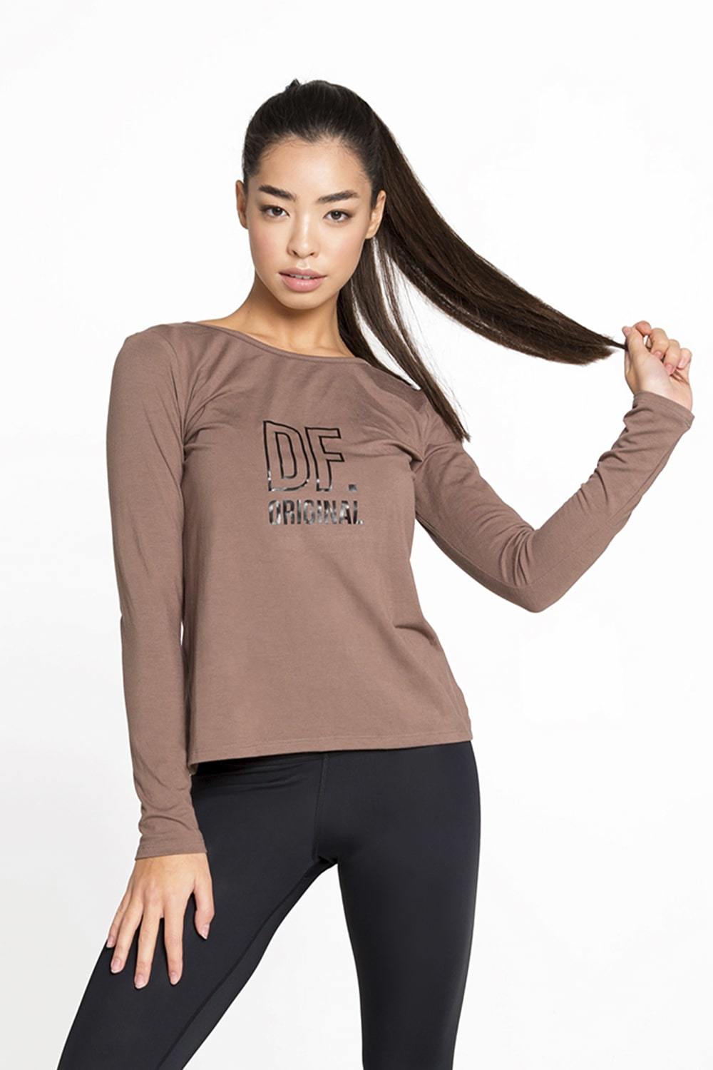 

Пуловер Designed for Fitness Twist Nude (- коричневый, Пуловер Designed for Fitness Twist Nude (M-L коричневый)