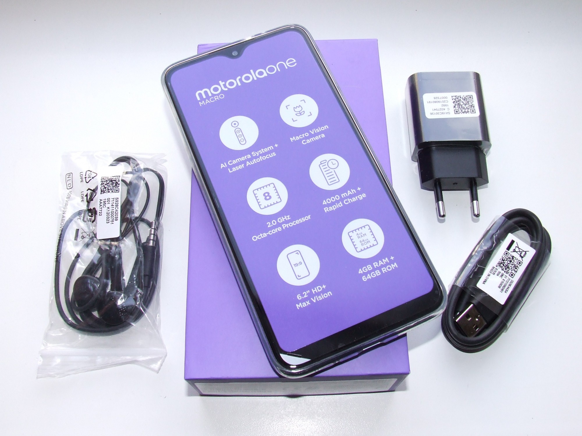 

Смартфон Motorola One Macro 4/64Gb Space Blue