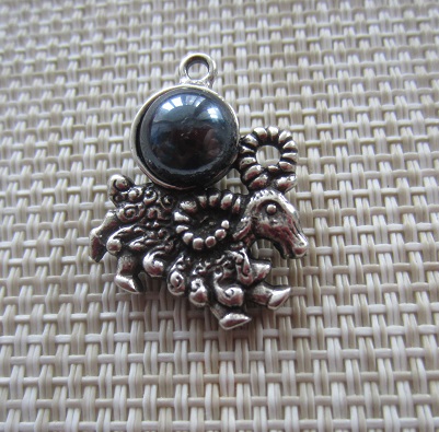 

Амулет Зодиак Овен Серебро, Гематит Semantic Jewelry 2.8 x 2.0 x 0.25 см