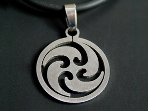 

Кулон Юги Semantic Jewelry 2.6 x 2.6 x 0.2 см