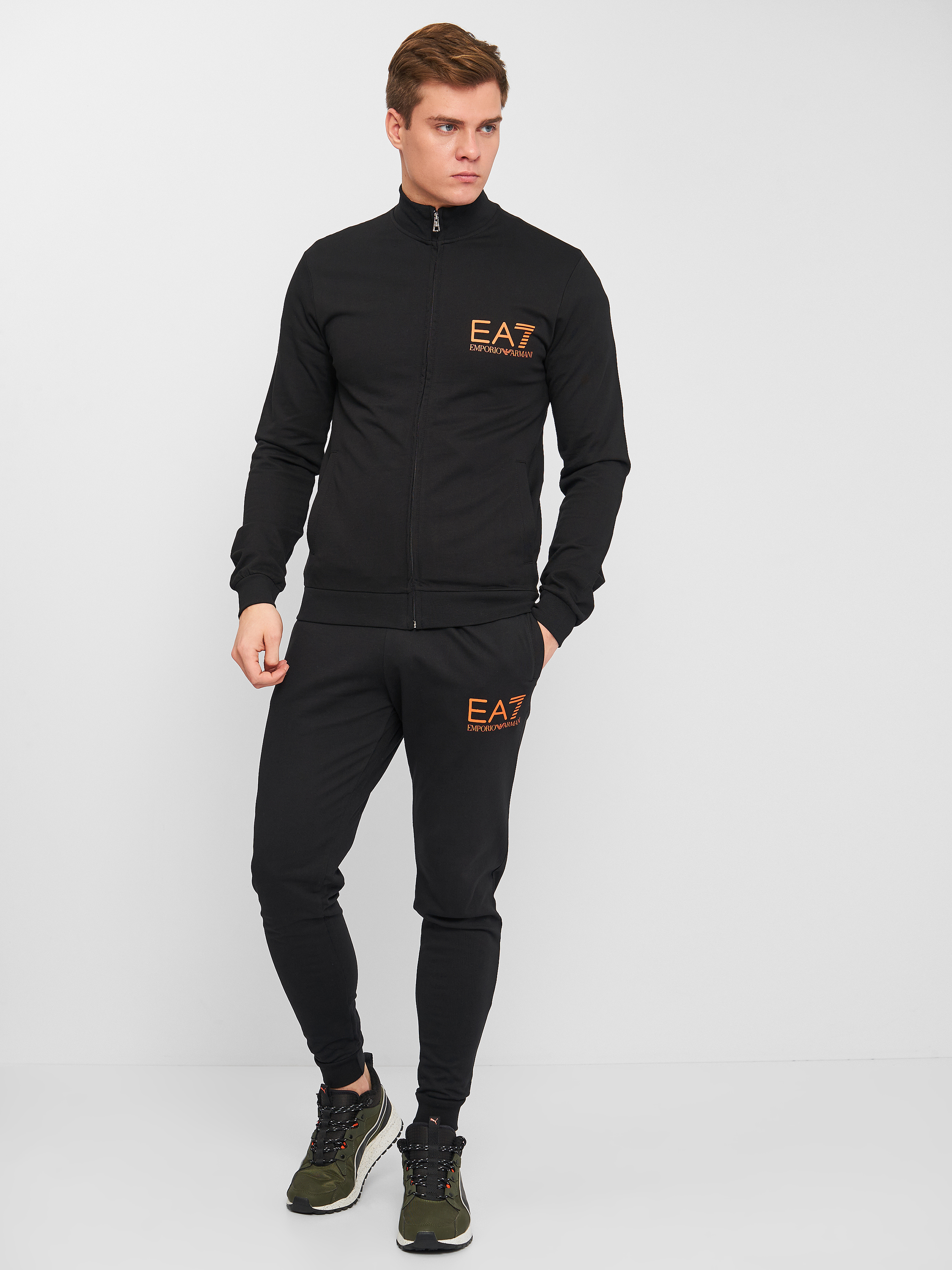 

Спортивный костюм EA7 10830  (44) Черный, Спортивный костюм EA7 10830 S (44) Черный