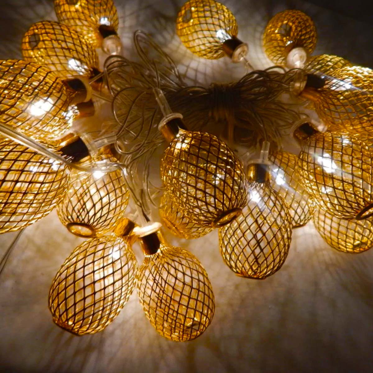 

Светодиодная гирлянда Decorative Light Овал Золото LED 20 Жёлтая (2000992411790)