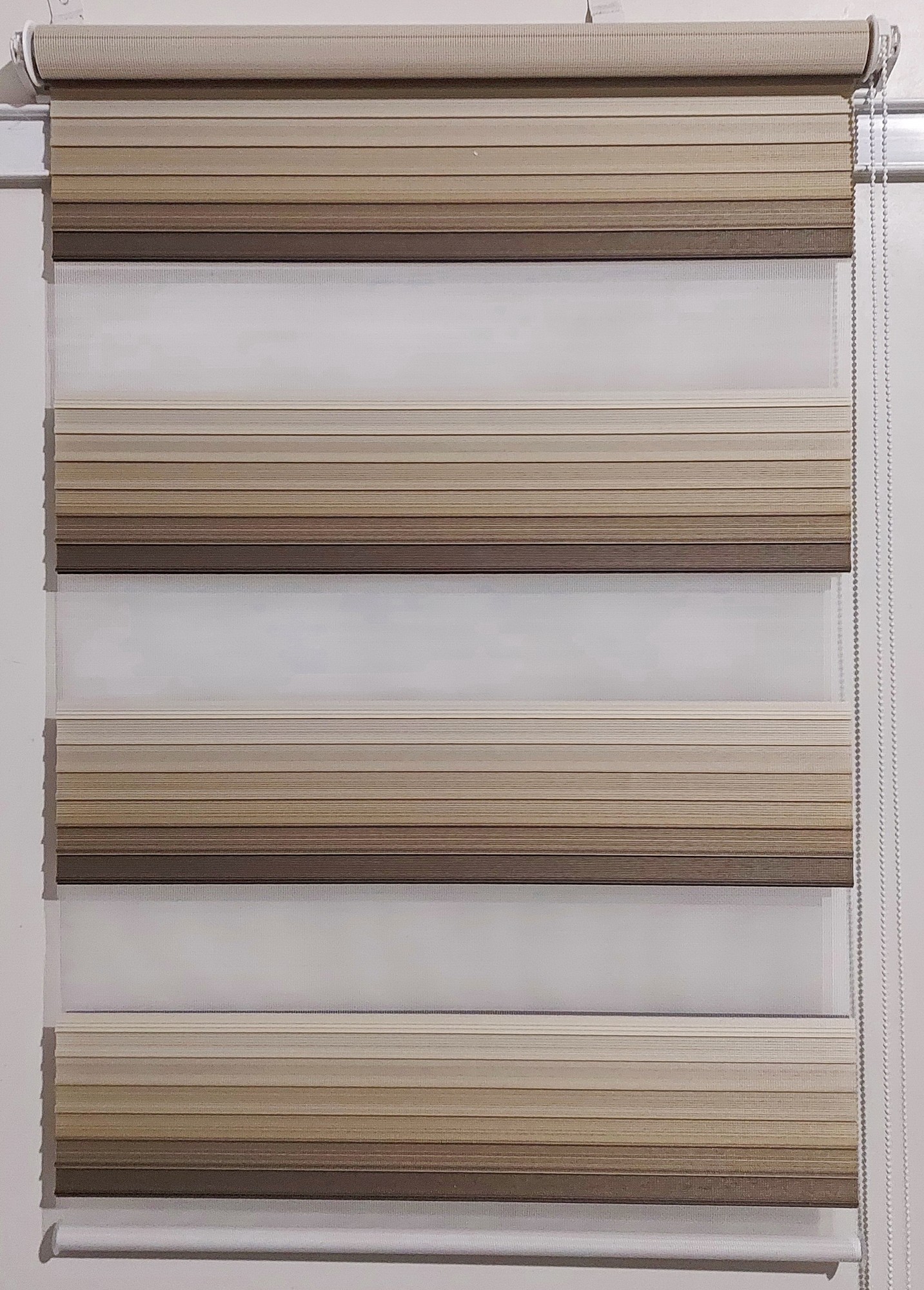 

Рулонная штора Miranda День-ночь Z-571 35*130 см Бежево-коричневый