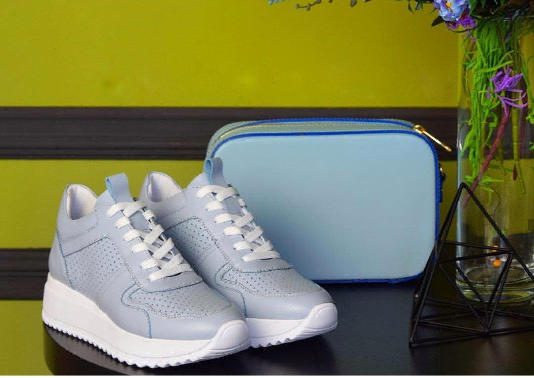 

Кроссовки женские кожаные Shoozi bench с перфорацией 36 голубые
