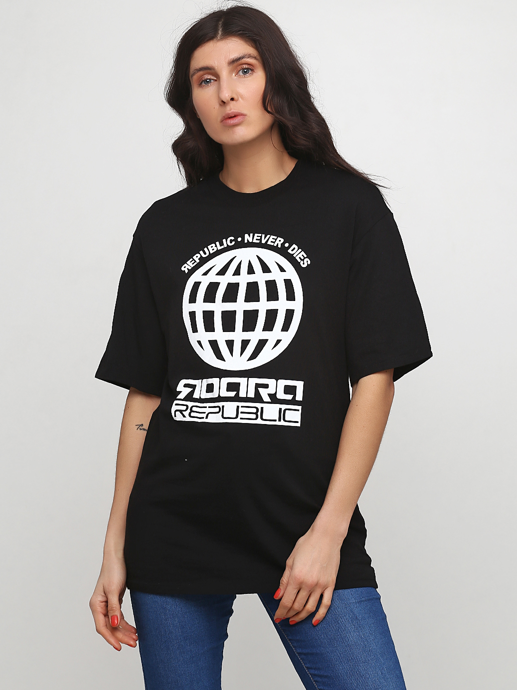 

Футболка H&M KK6124767 S Черная