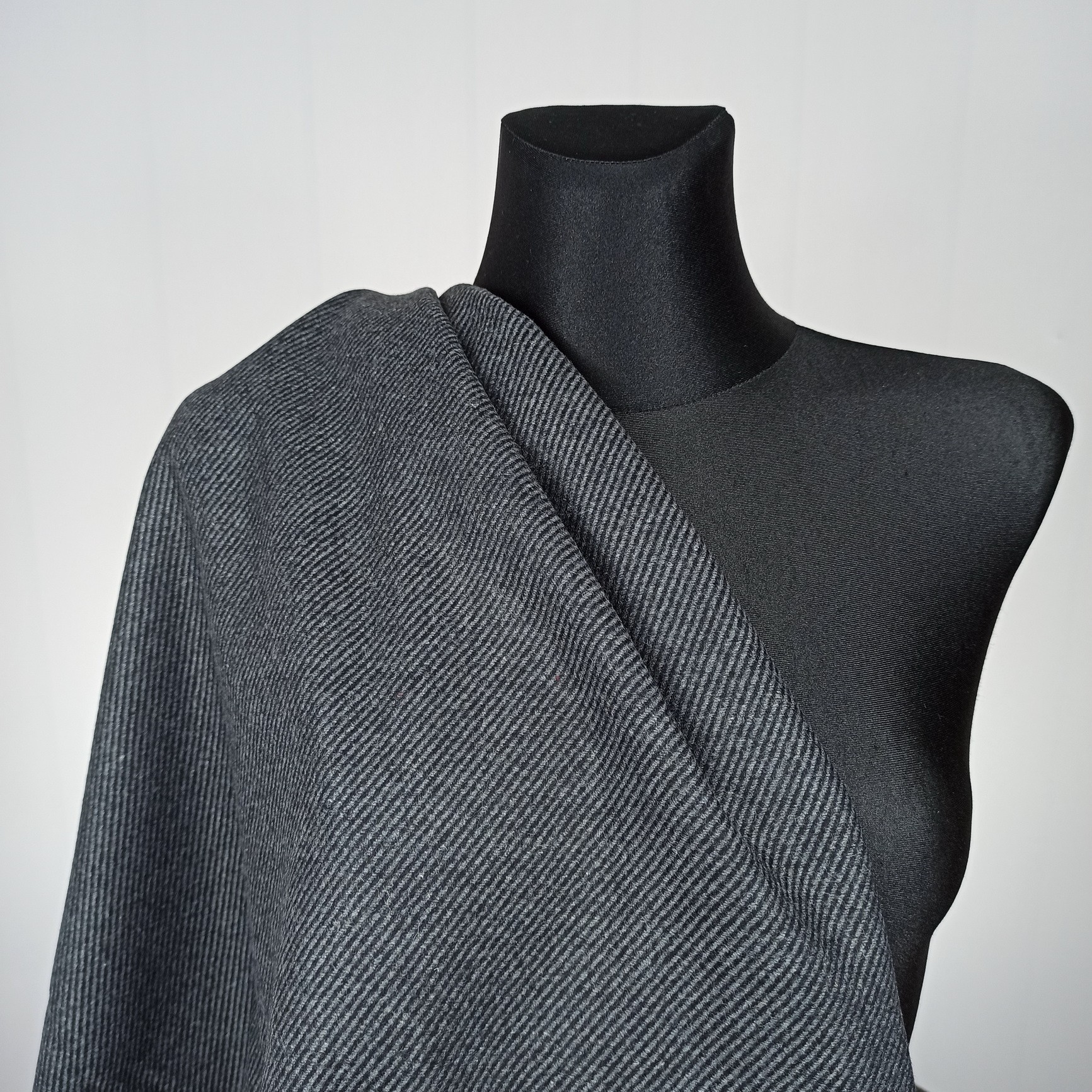 

Тканина костюмно - пальтова "діагональ" пог.м.