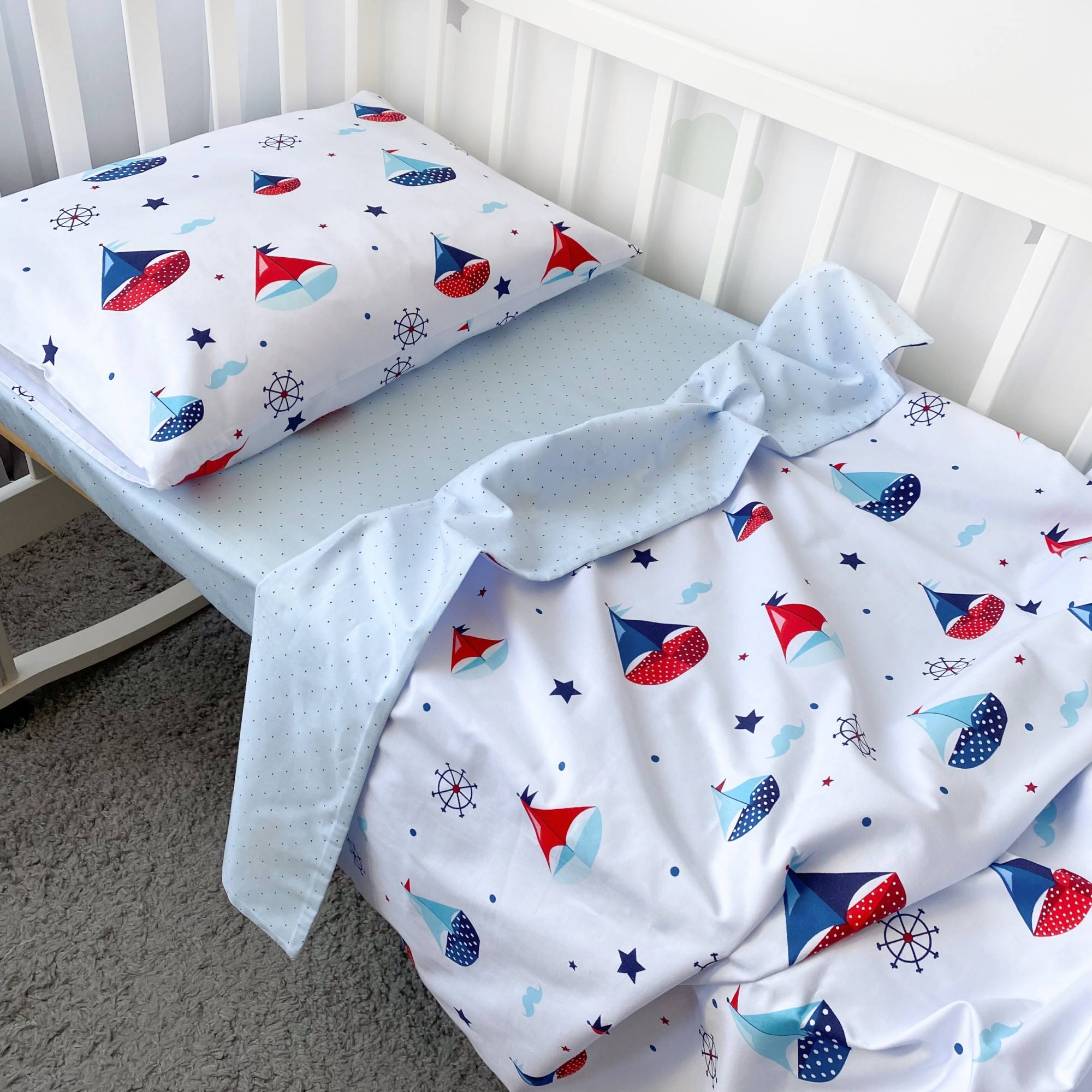 

Детское постельное белье Bunny shop сатин Кораблики с точкой на голубом односпальный 140х205 см