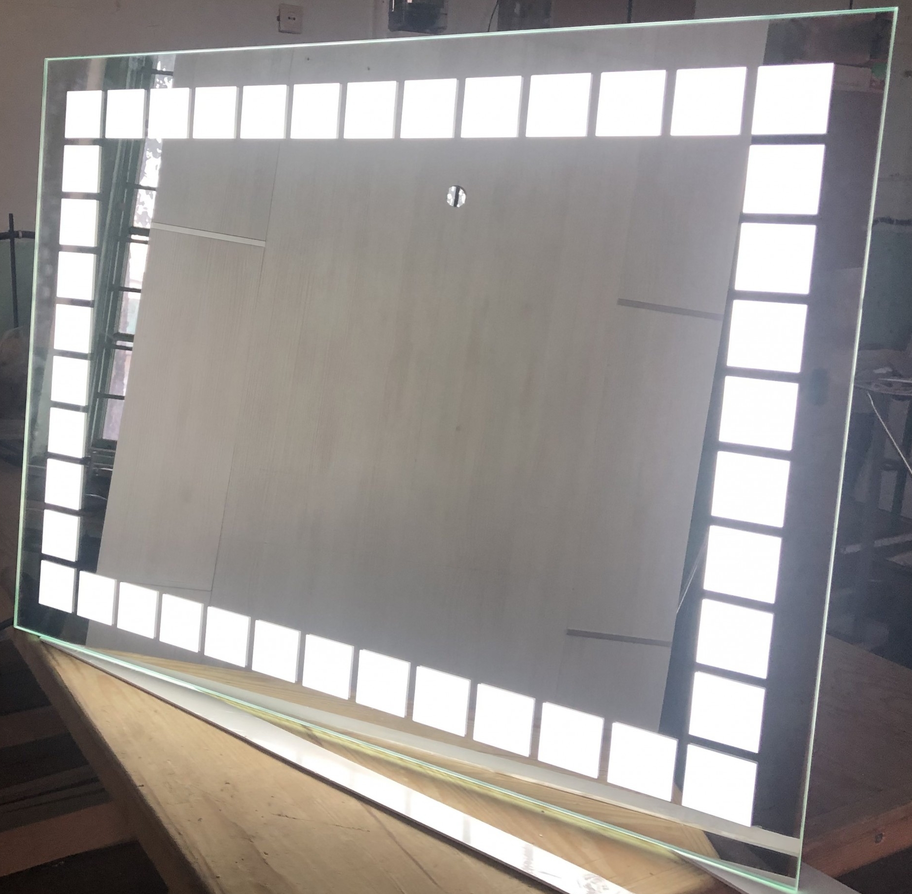 

Зеркало со светодиодной LED (ЛЕД) подсветкой CUBE 800х600х30 универсальное c выключателем Акварекс