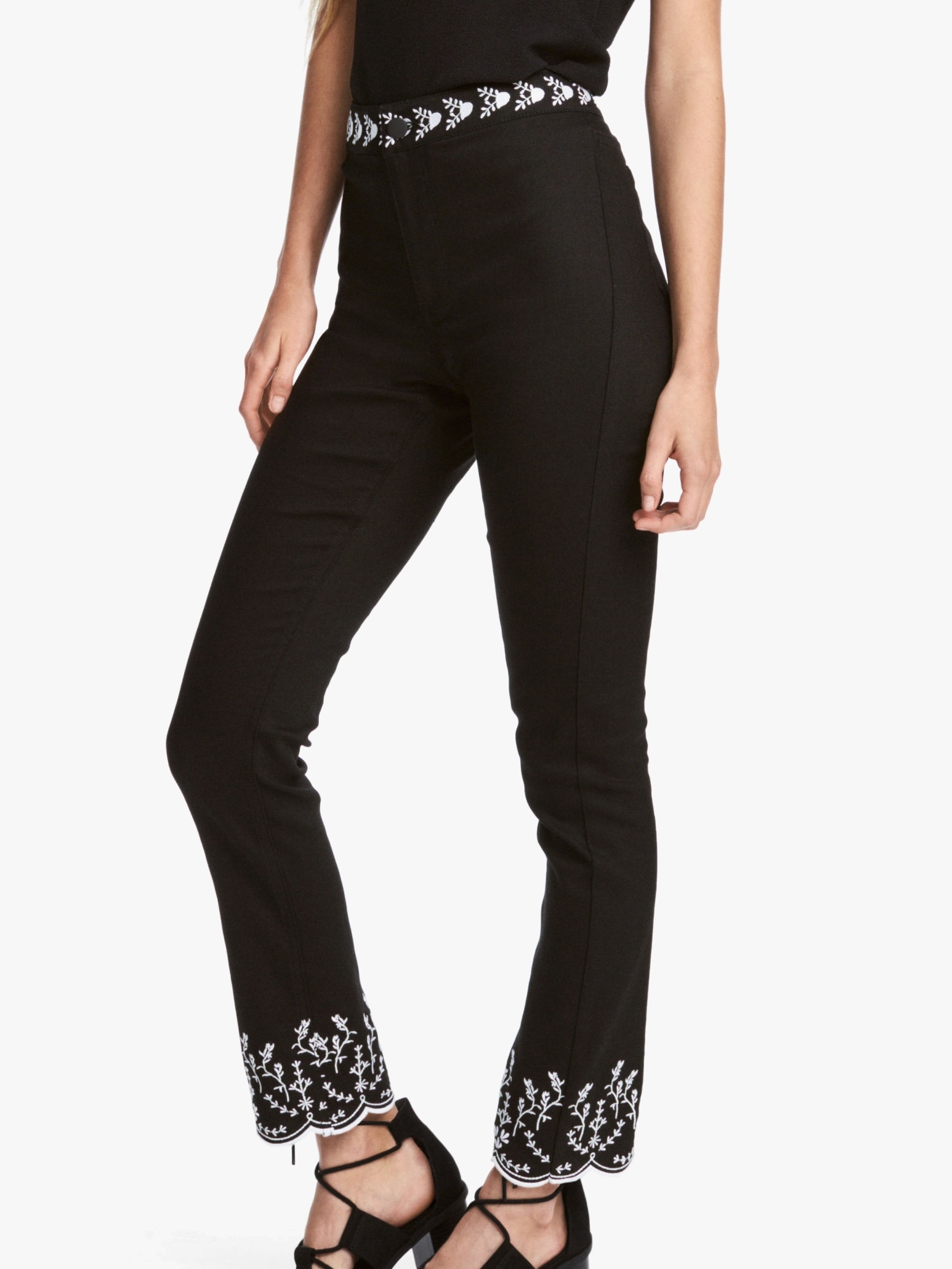 

Джинсы H&M Divided XAZ126751YUNC  Черные с белым, Джинсы H&M Divided XAZ126751YUNC 40 Черные с белым