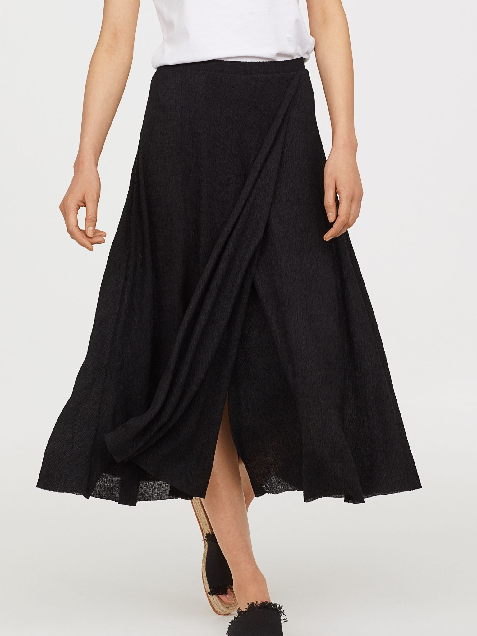 

Юбка H&M XAZ181079CMAO  Черная, Юбка H&M XAZ181079CMAO 40 Черная