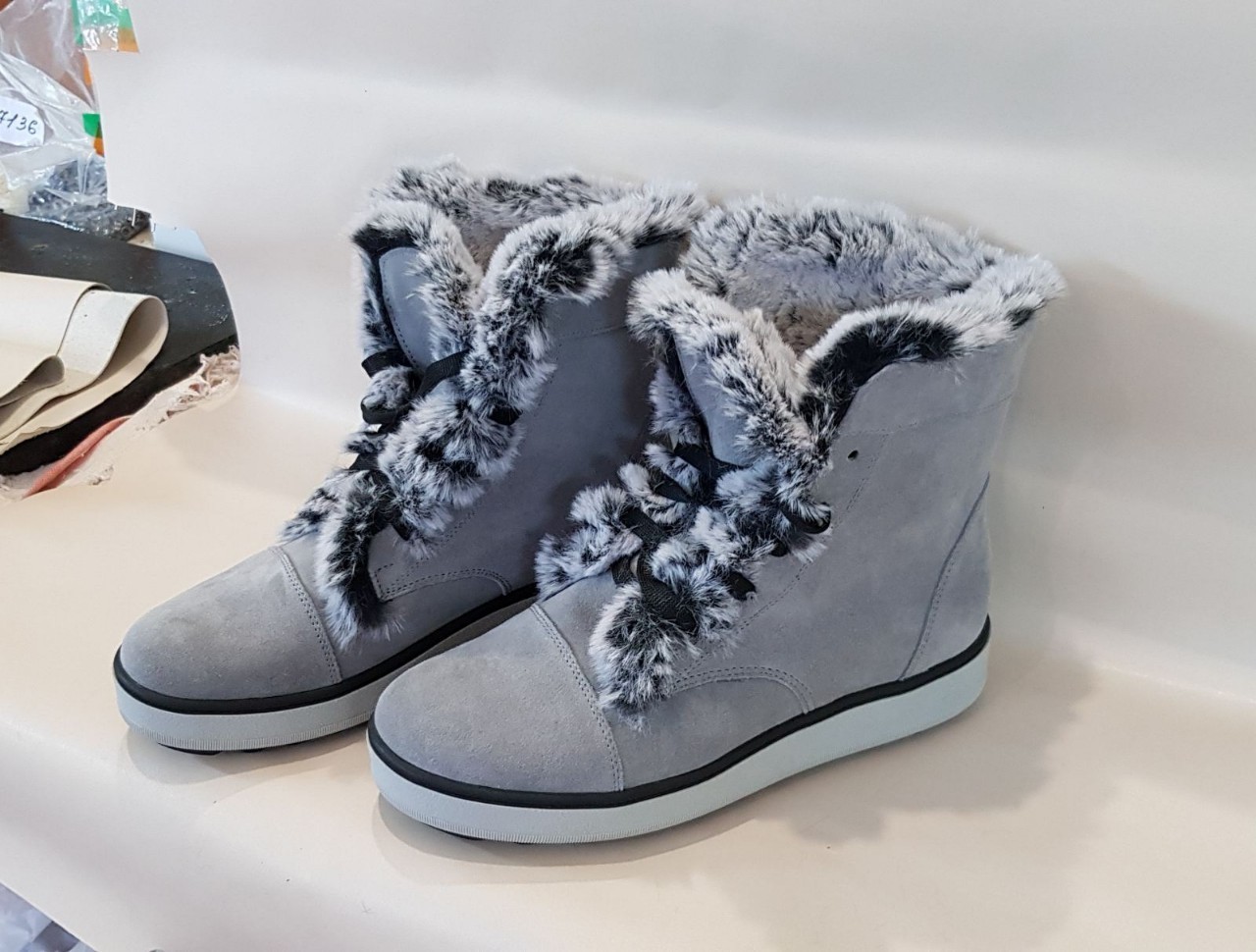 

Зимние женские замшевые ботинки Арктика ВONZZI серые 39