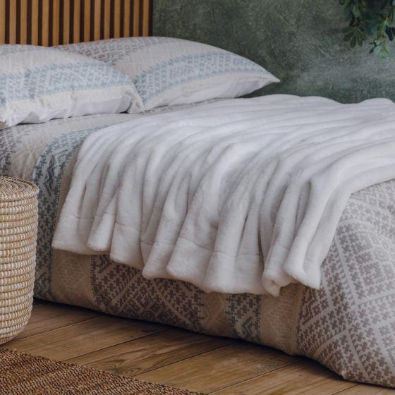

Покрывало Home&You Marolina 200x220 см Белый