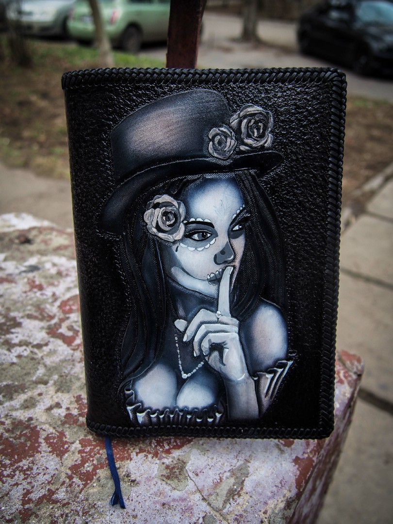 

Кожаная записная книга Smyrnov Leather Santa Muerte 17 x 22 см Черный (Bl10-2)