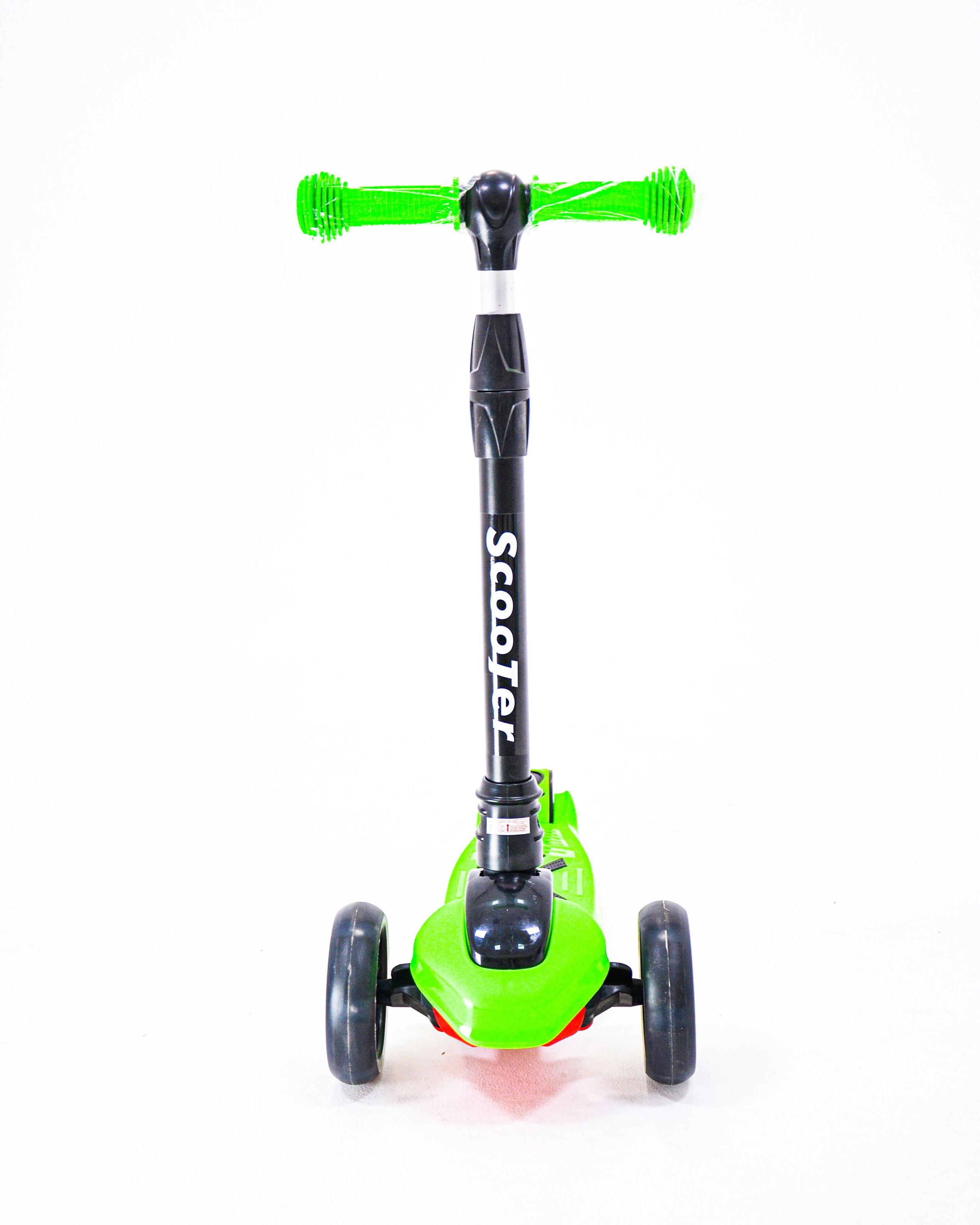 

Самокат триколісний Scooter 1818-1B зелений (2000903503200)