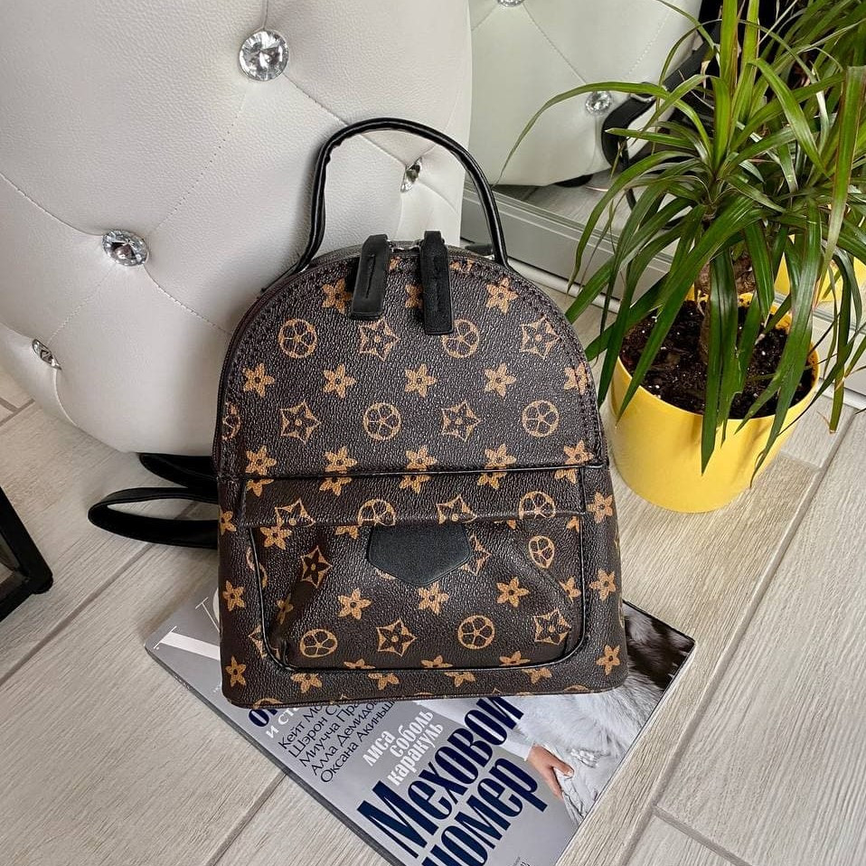 

Женский каркасный рюкзак Fashion в стиле Луи Виттон мленький РЛ78