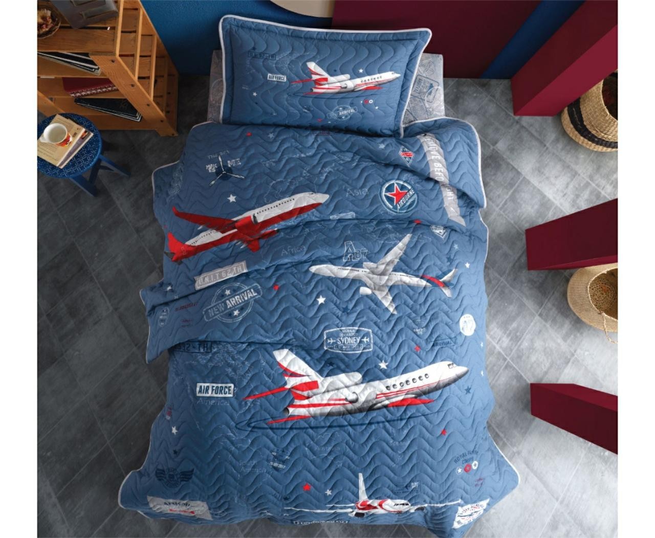 

Покрывало подростковое стеганное хлопковое с наволочкой Aran Clasy Самолет 180x240 Arrival