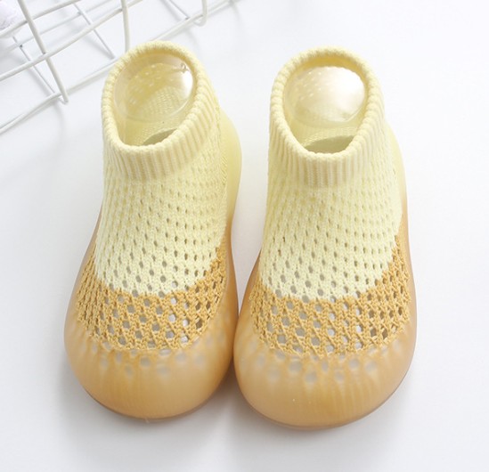 

Тапочки-носочки Children's shoes Twist 20/21 (12,2 см) Желтые (002259-1 Тg)