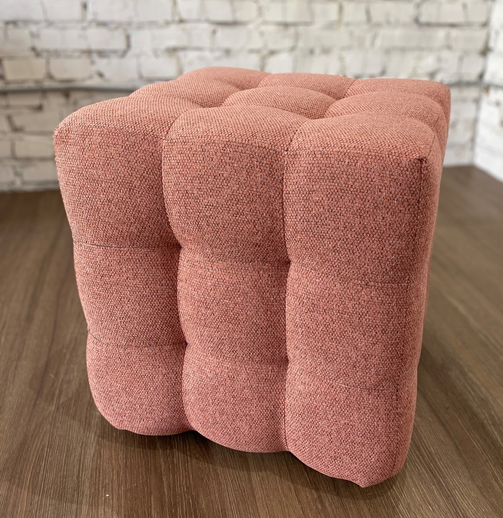 

Пуф квадратный Куб PiLLowDesign 45х45 см Grande 55 Кораловый