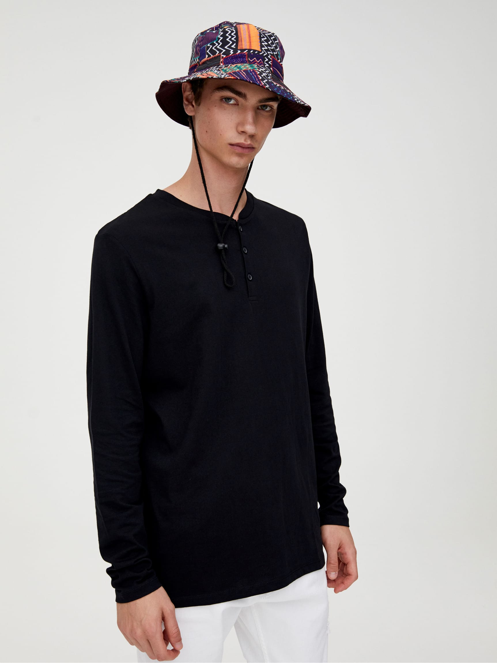 

Лонгслив Pull & Bear 5244/771/800  Черный, Лонгслив Pull & Bear 5244/771/800 XL Черный