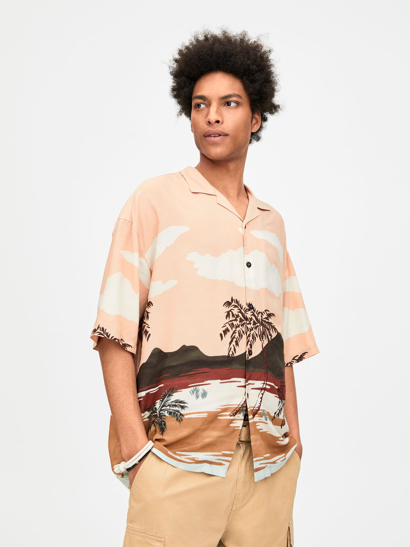 

Рубашка Pull & Bear 5470/532/251  Бежевая, Рубашка Pull & Bear 5470/532/251 M Бежевая