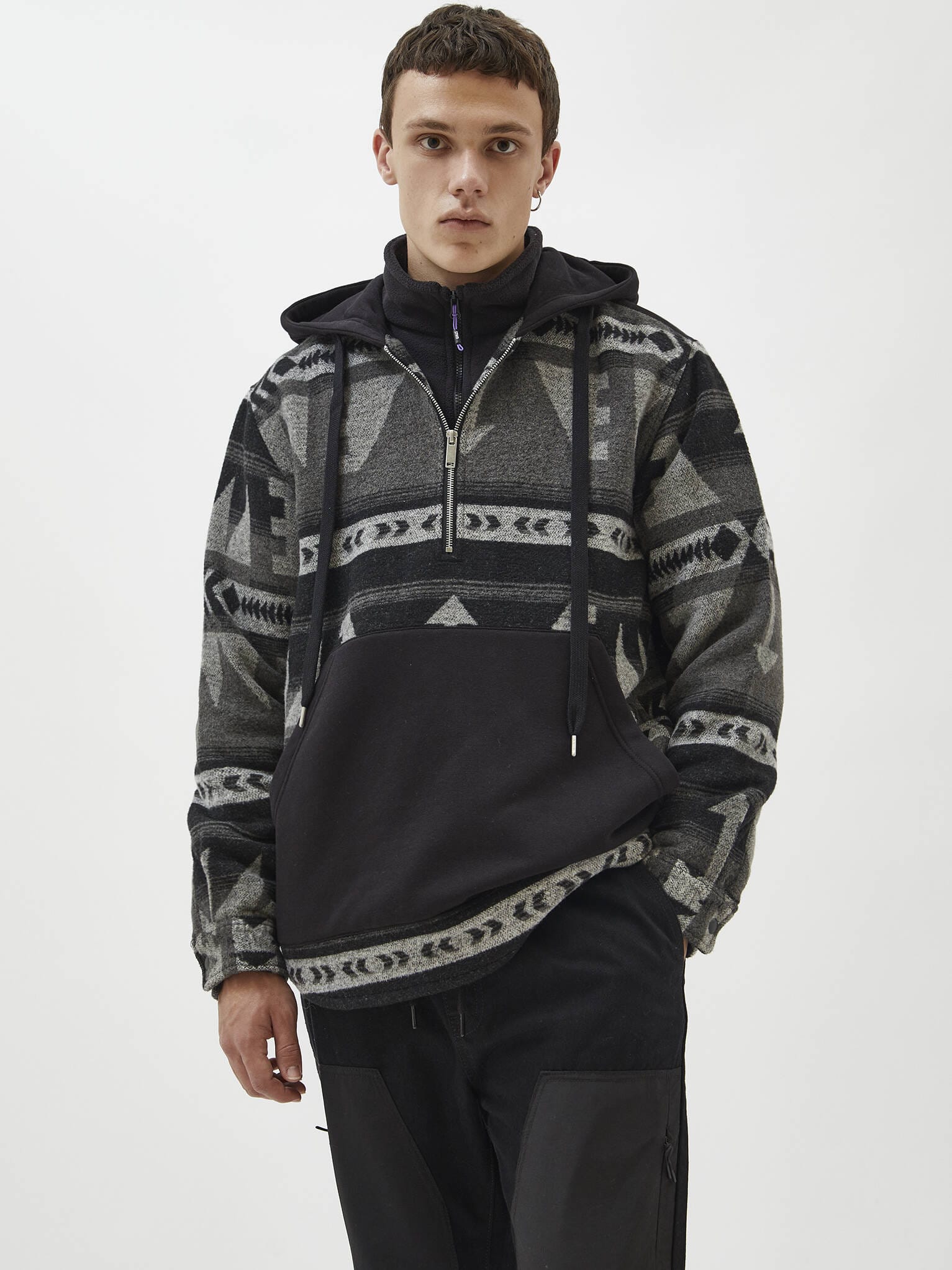 

Анорак Pull & Bear 9470/516/800 S Серый с принтом
