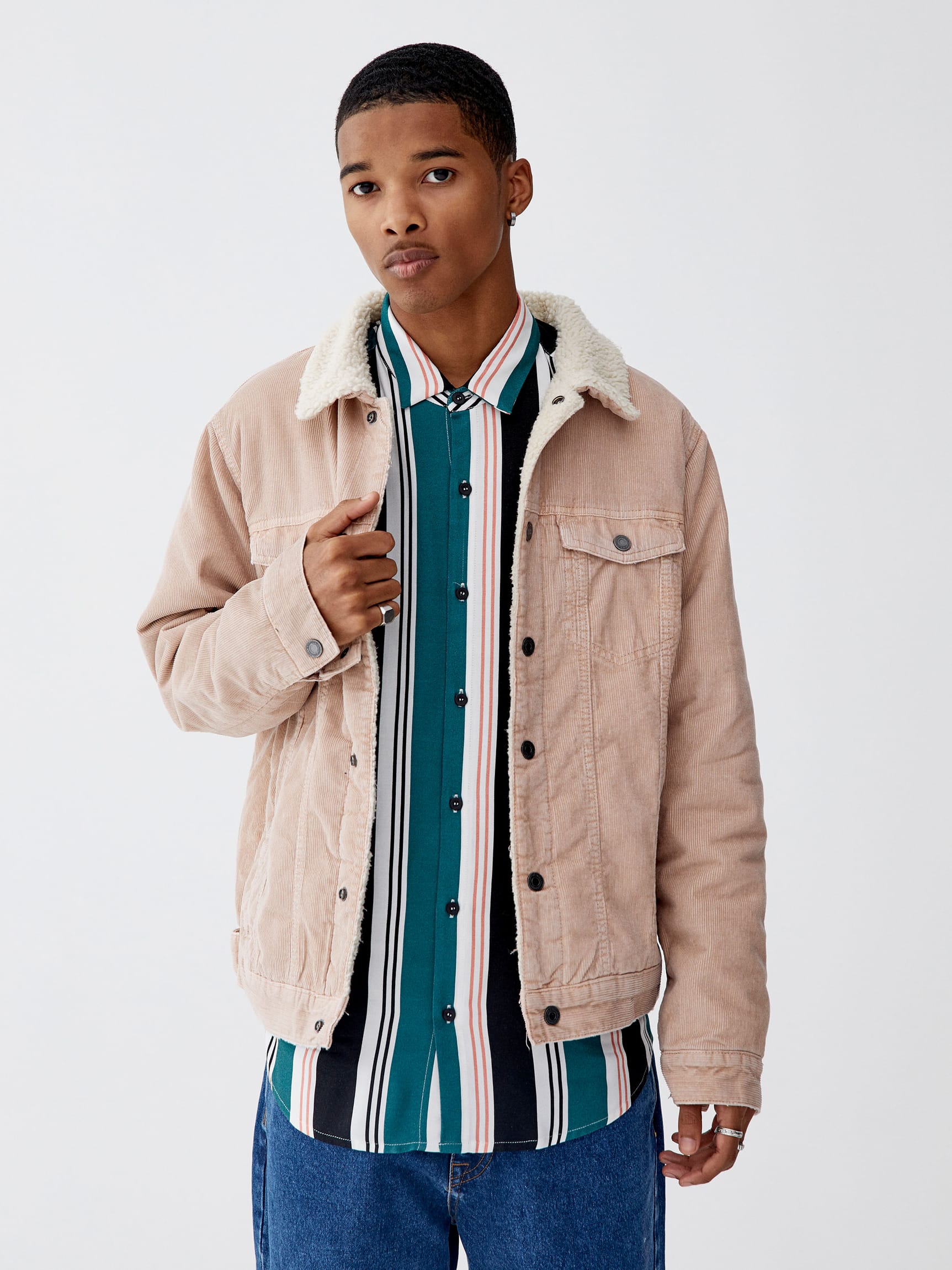 

Джинсовая куртка Pull & Bear 9711/538/620 S Розовая