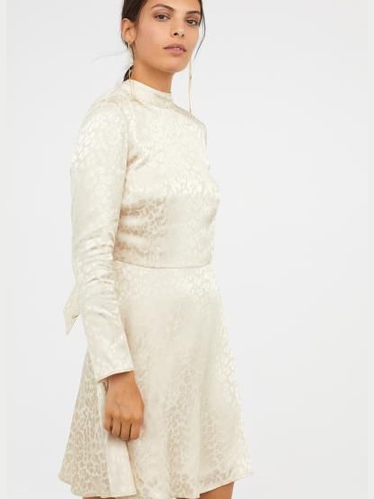 

Платье H&M 672582003b42 38 Бежевое