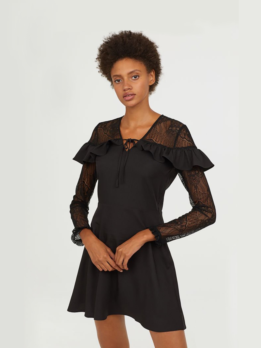 

Платье H&M 669363001b42  Черное, Платье H&M 669363001b42 38 Черное