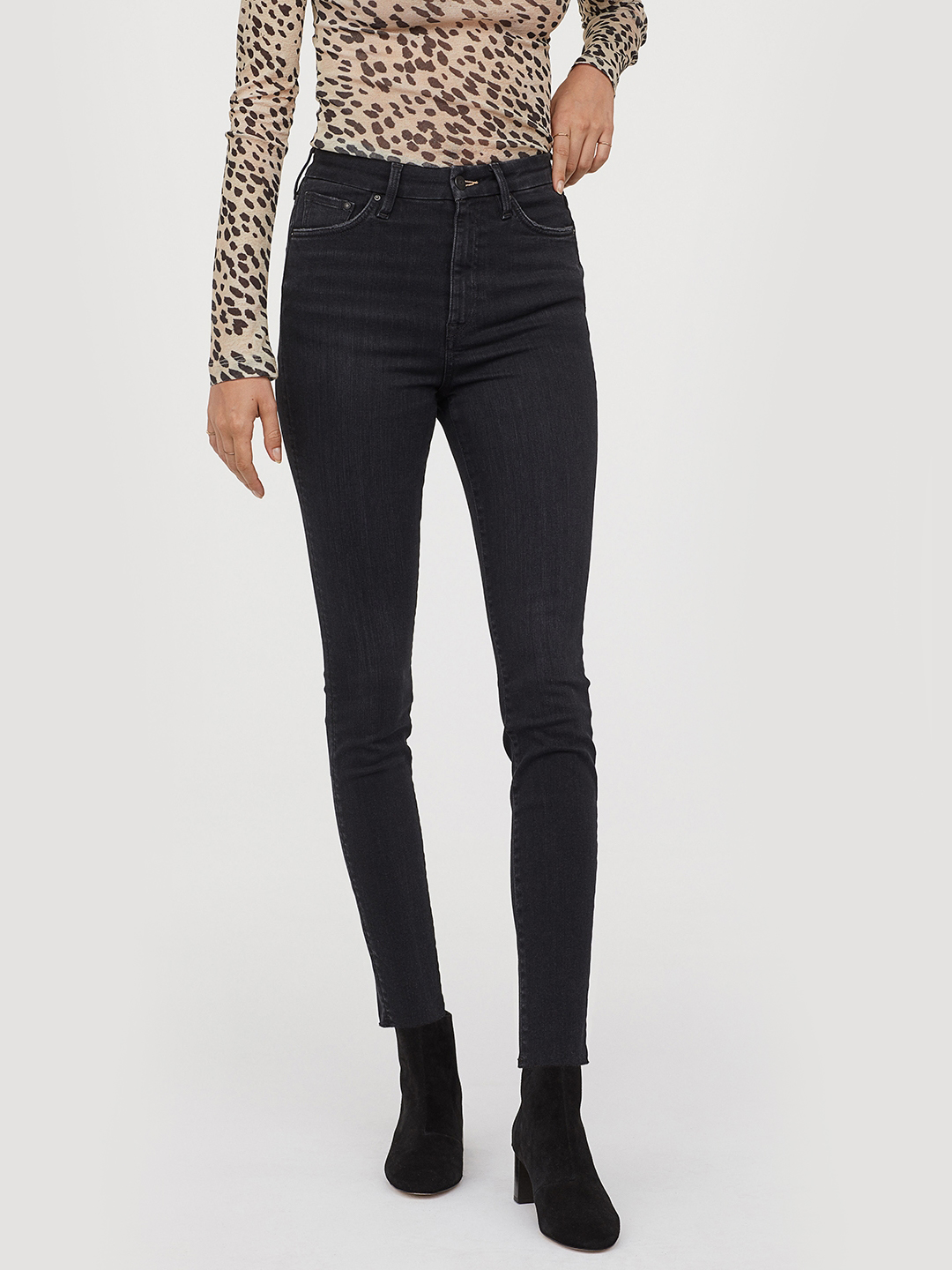 

Джинсы H&M 687704001b45 W28 Темно-серые