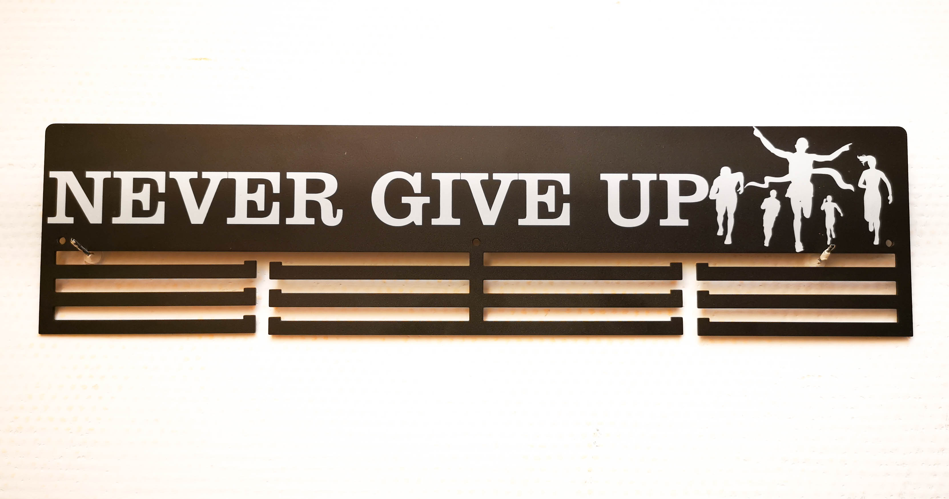

Медальница "E-Trophy" Never give up run Стальная(черный)