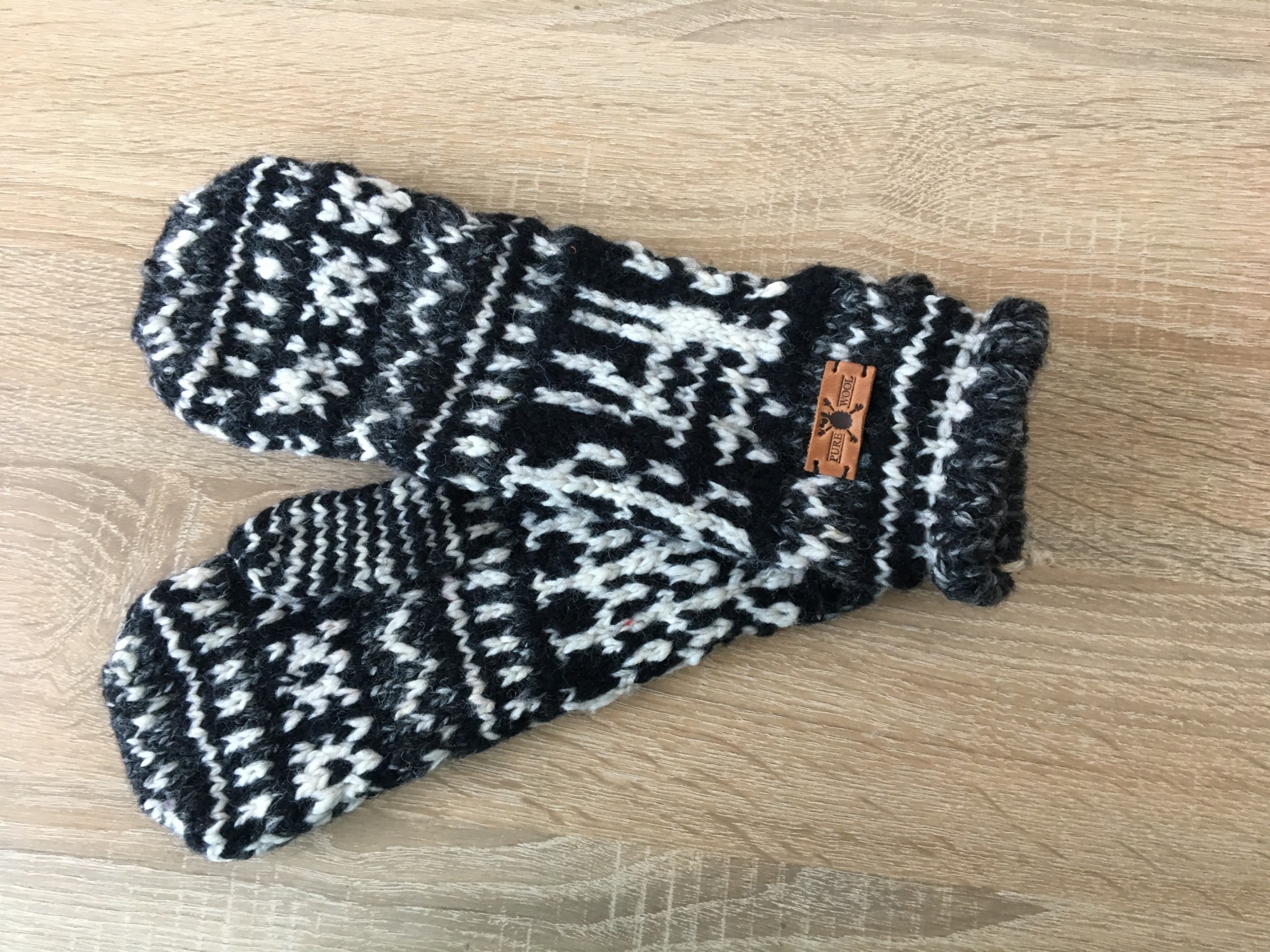 

Варежки PureWool Deer бело-черный SC3020VD