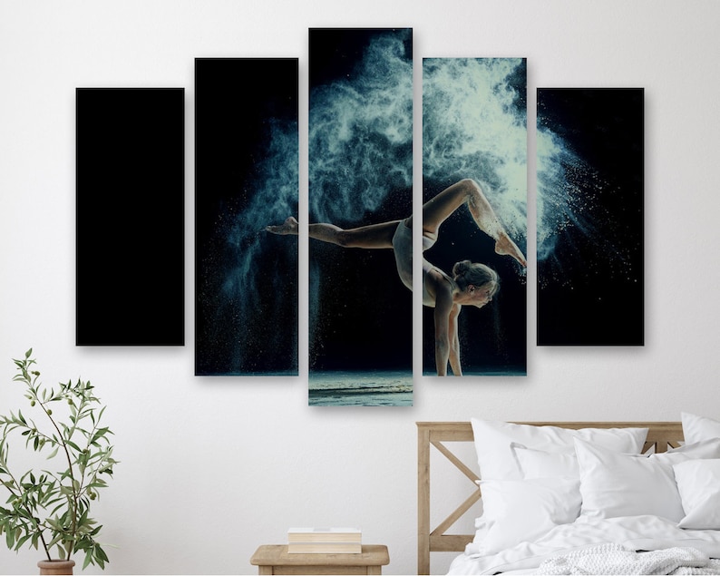 

Модульная картина на холсте из пяти частей Гимнастка 137x85 см