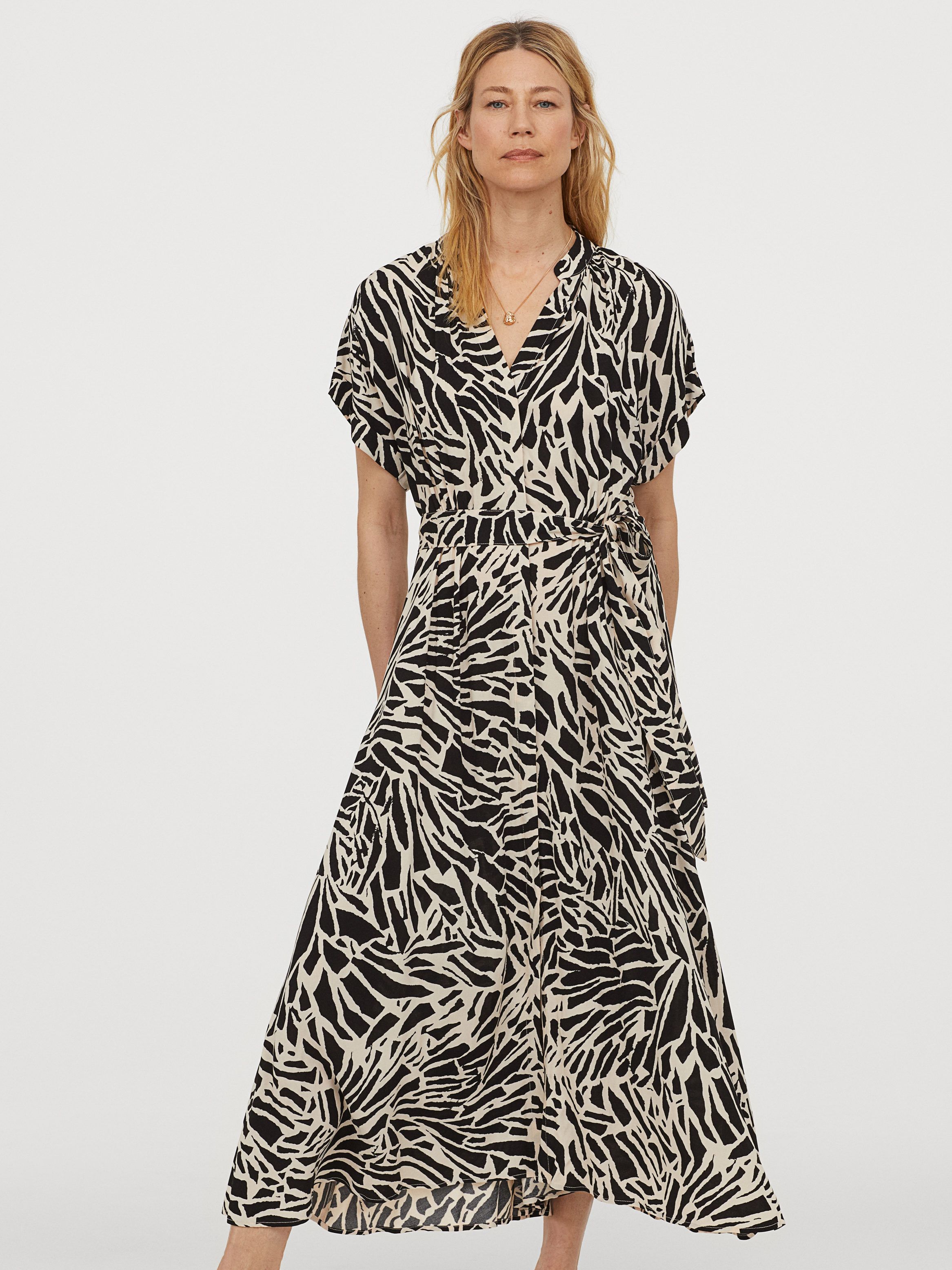 

Платье H&M 11-0878013-001 L Черное (СА2000001884850)
