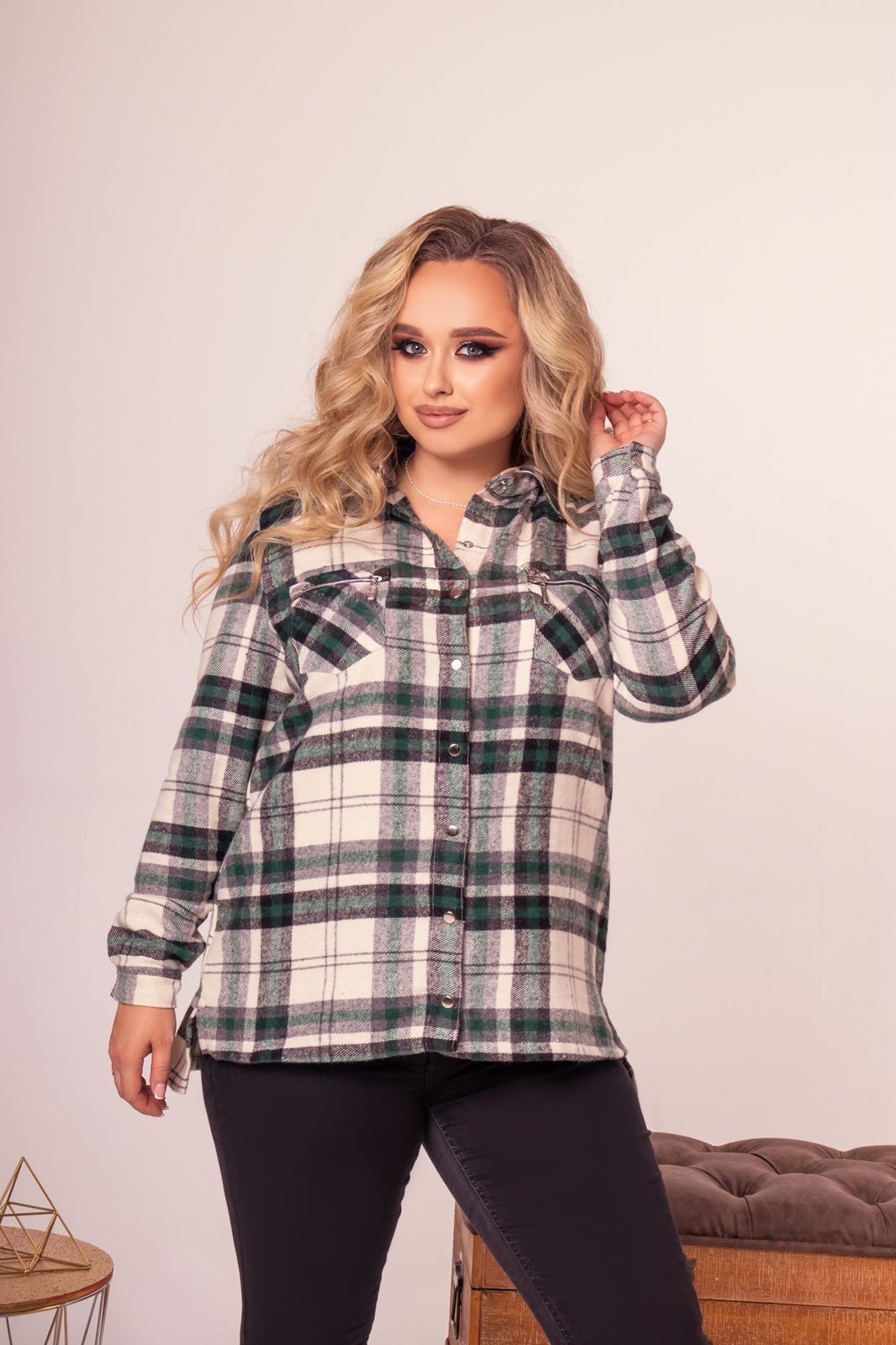 

Женская рубашка Lady Look теплая в клетку 1211 зелёная 58
