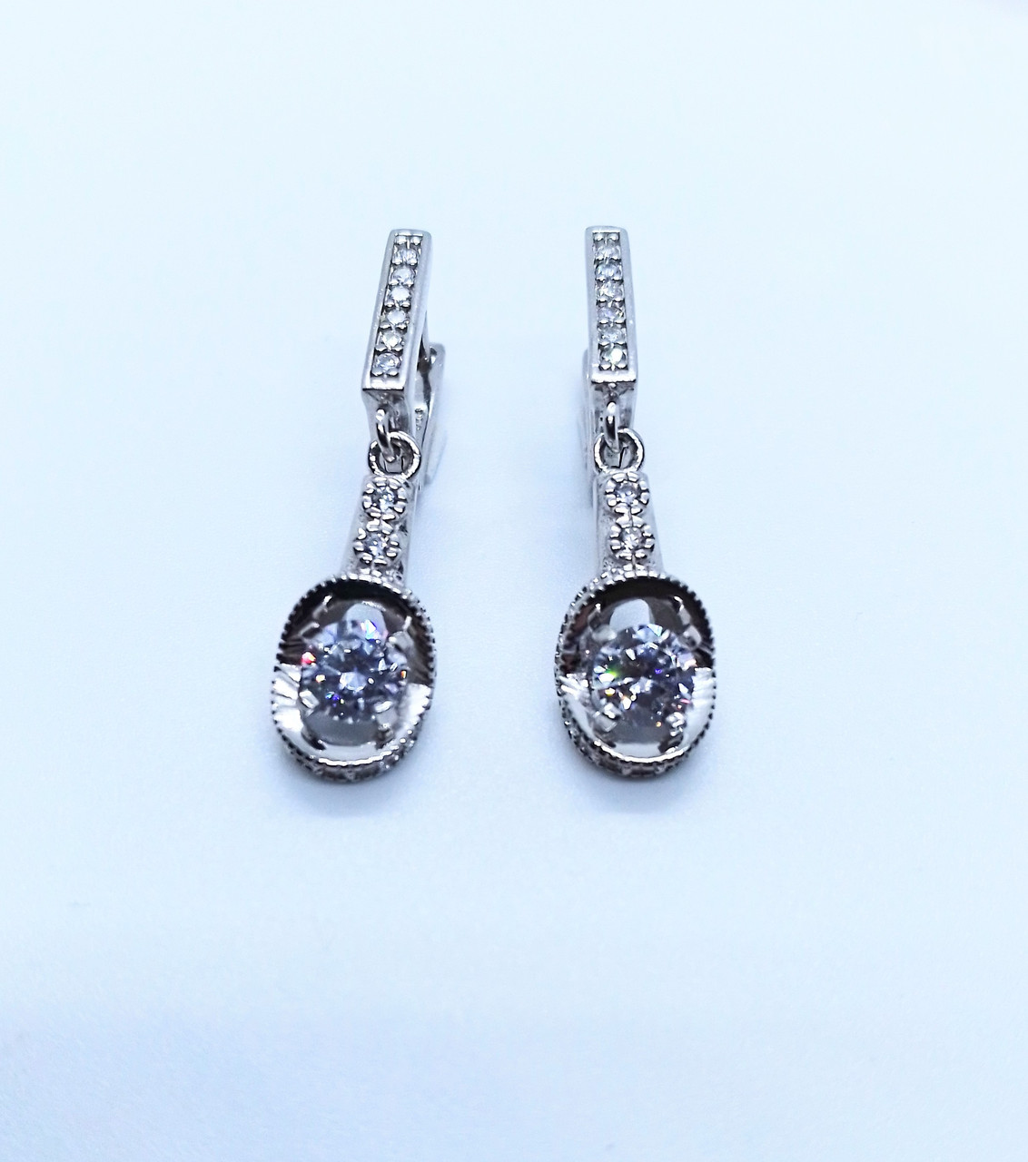 

Серьги висячие с цирконами 17230
