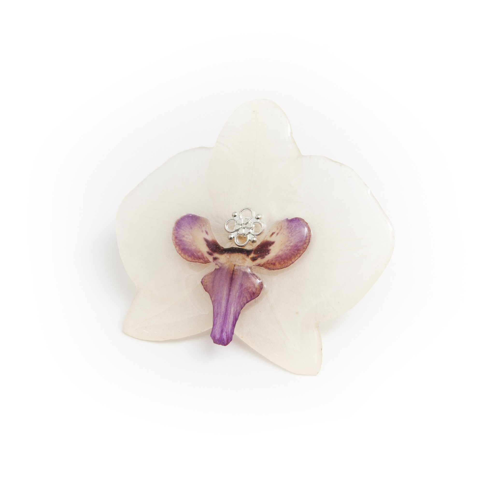 

Брошь BLOOMERY c белой орхидеей в эпоксидной смоле (7015)