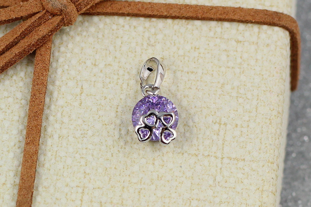 

Кулон Xuping Jewelry фиолетовый камень с четырьмя сердечками 1 см серебристый