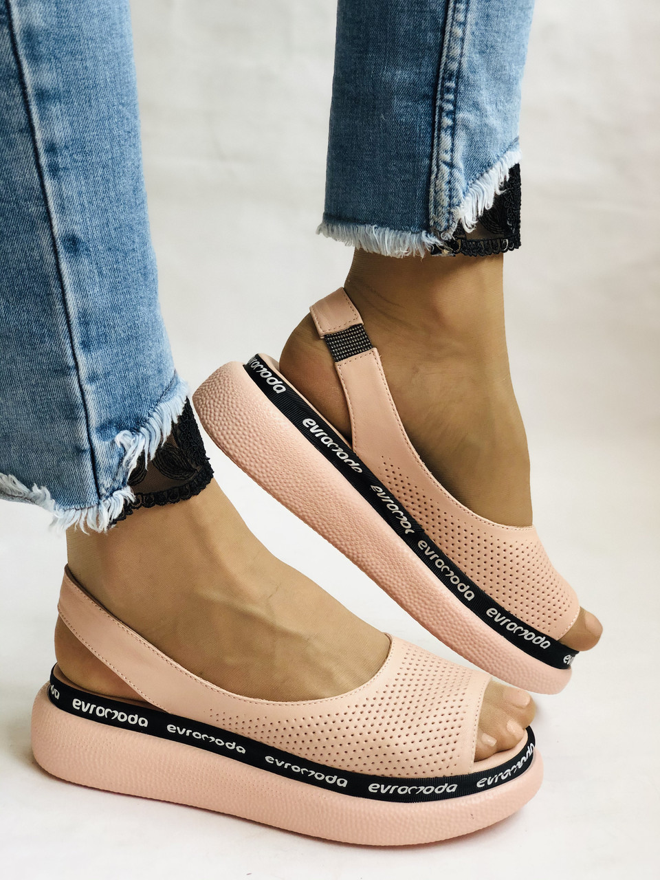 

Женские босоножки Evromoda 38 Пудровый 2202