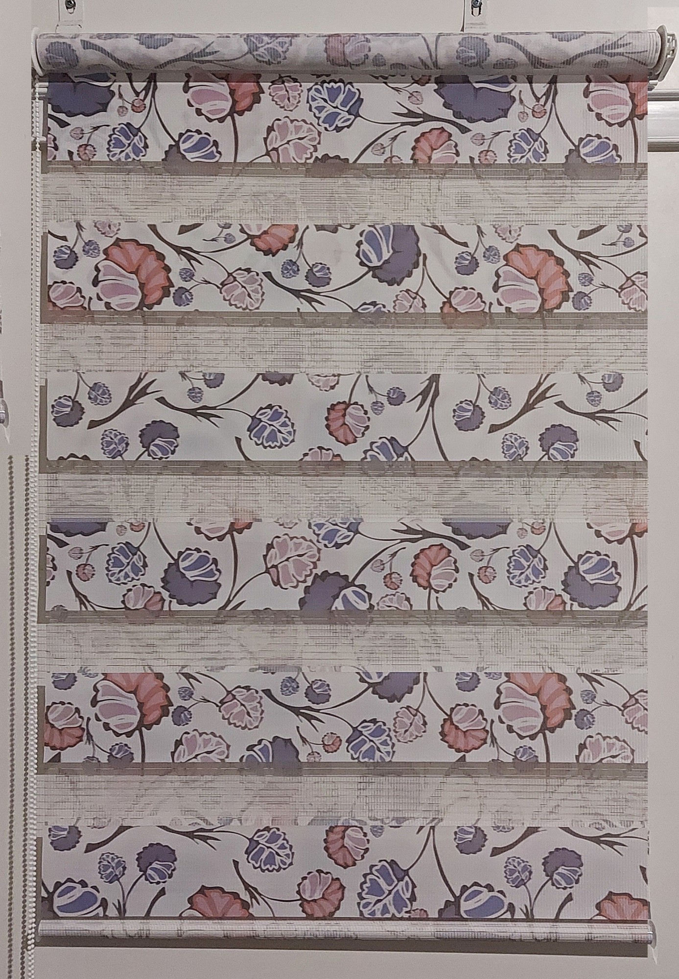 

Рулонная штора Miranda День-ночь Листья BDM-0701 102,5*160 см Бело-розово-синий