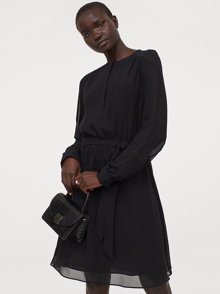 

Платье H&M 930875001b39 M Черное