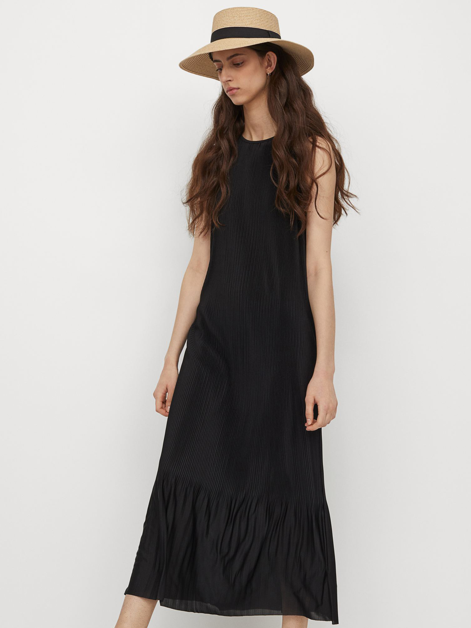

Сарафан H&M 996518001b39 M Черный