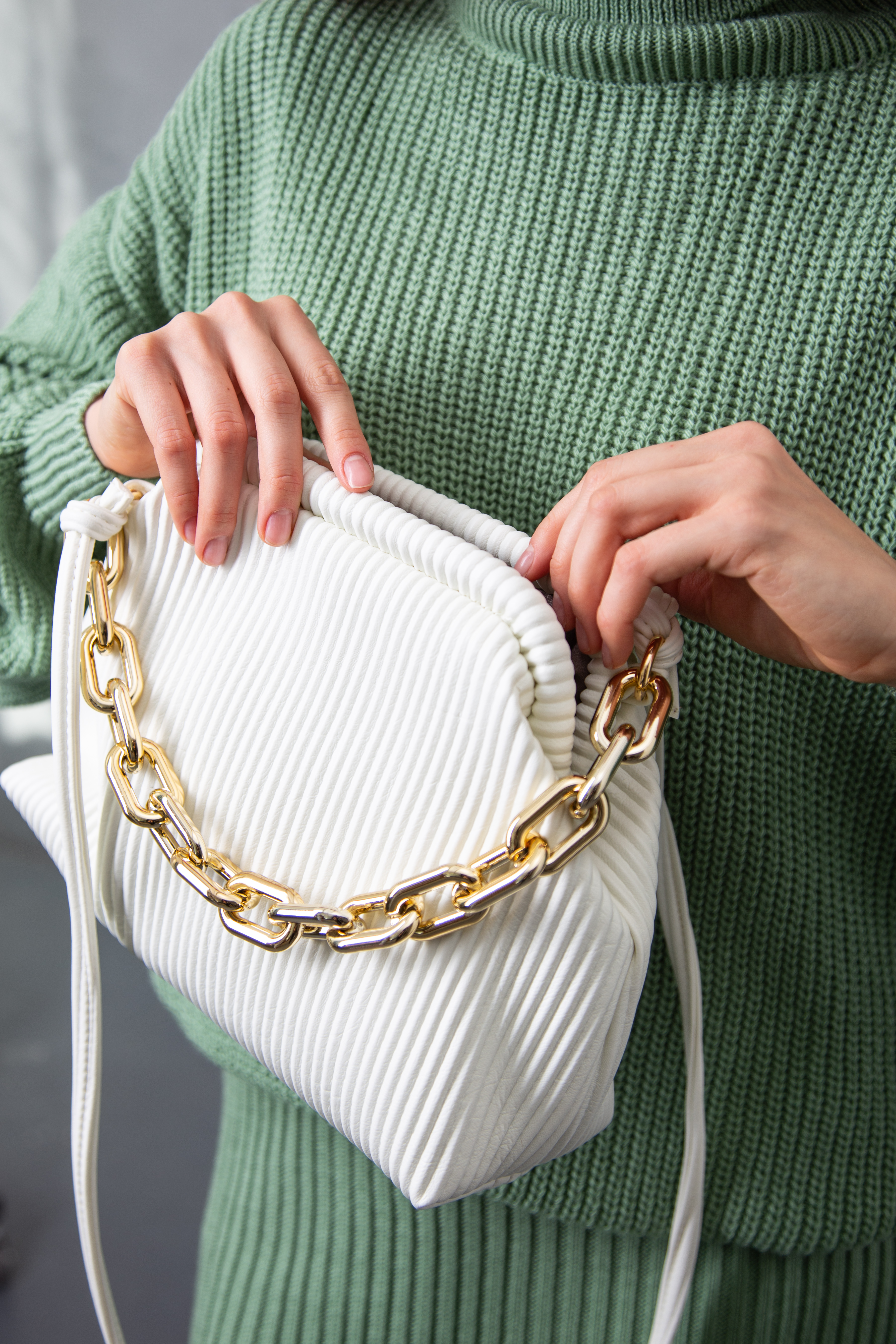 

Сумка женская FAMO SYM-21-98 Белый 32*20*10 (SYM-21-98)