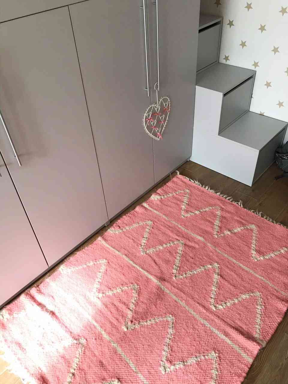 

Ковер шерстяной ручной работы Fully Wooly Зефир 160х230 см бело-розовый