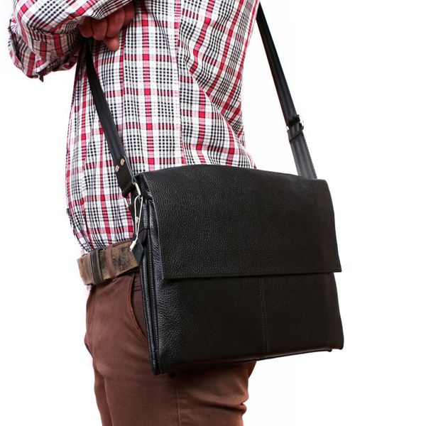 

Горизонтальная офисная кожаная сумка формата А4 Alvibag av-102black черная