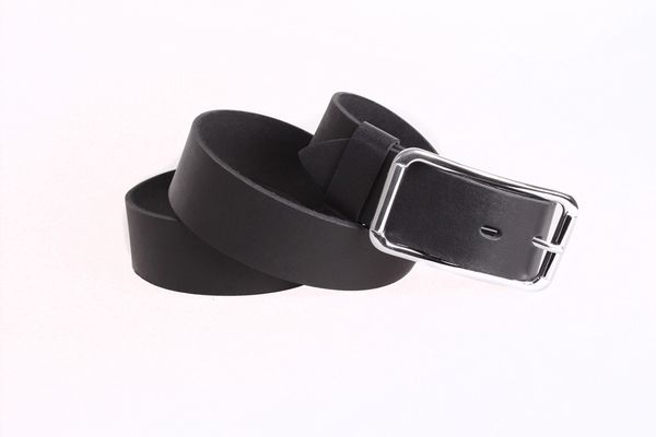 

Кожаный ремень с шикарной пряжкой D-Belts S0275 черный (130 см х 4 см)